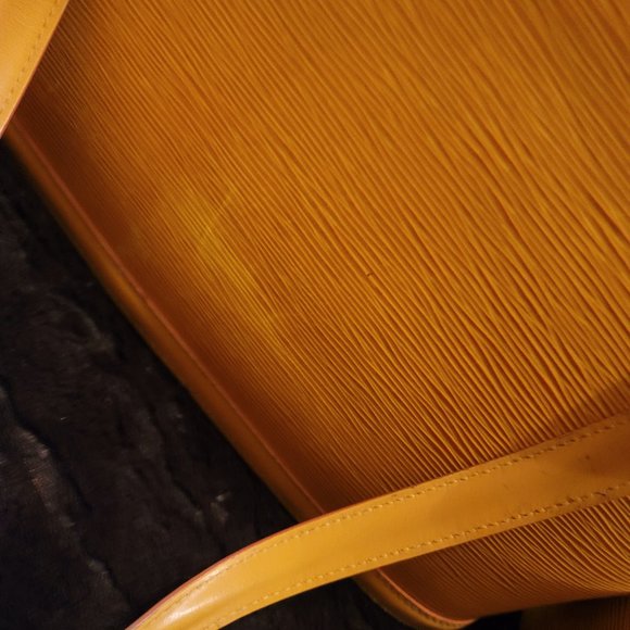 LOUIS VUITTON YELLOW EPI PURSE AND WALLET - Picture 2 of 12